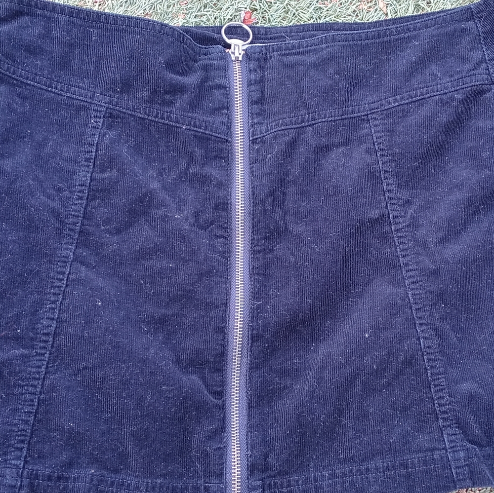 dark blue skirt